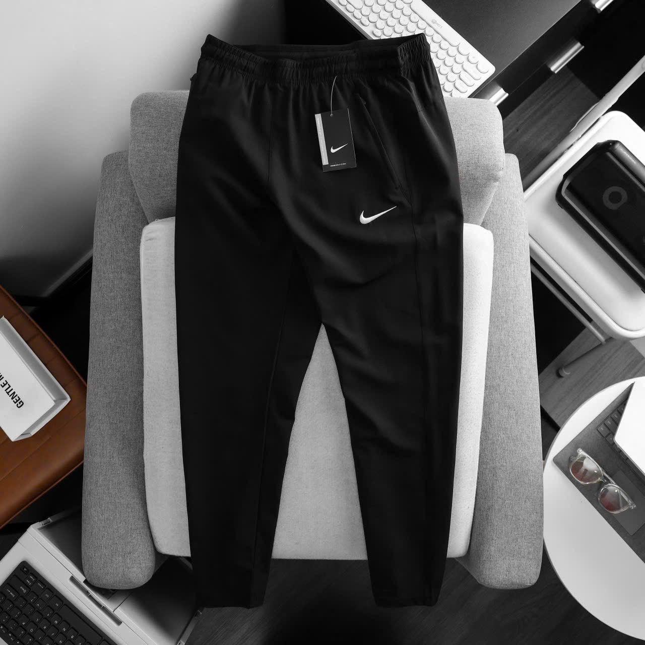 Nike Swoosh Jogger Pants