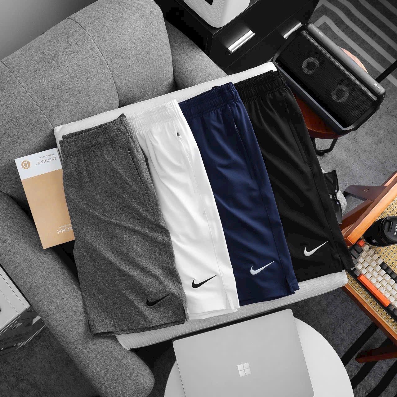 Nike Men Shorts Dri-FIT Solo Swoosh Academy