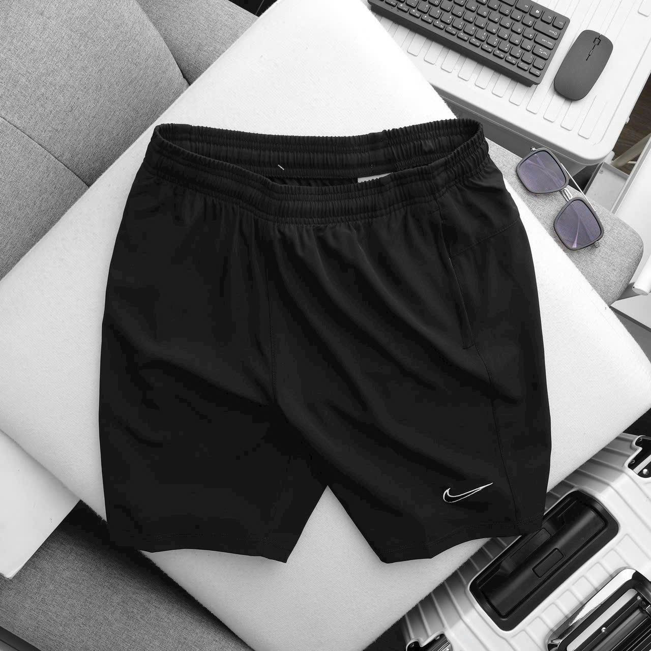Nike Men Shorts Dri-FIT Solo Swoosh Academy